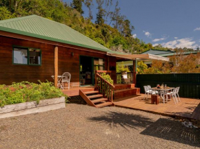 Cedar Cottage - Tairua Holiday Home Tairua